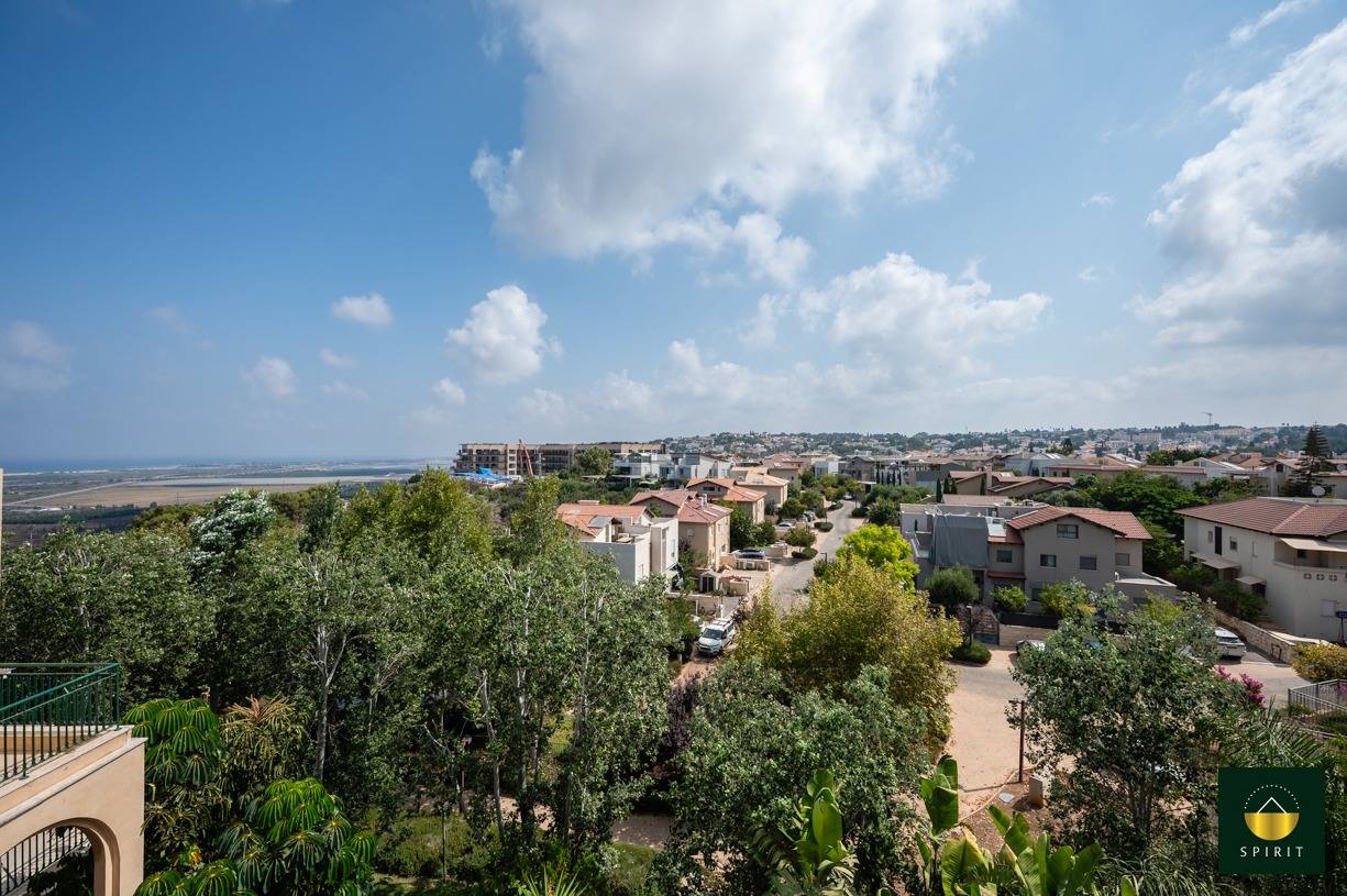 3 Room Penthouse with Private Roof & Sea View | Hashmura Zichron Yaakov – photo 3