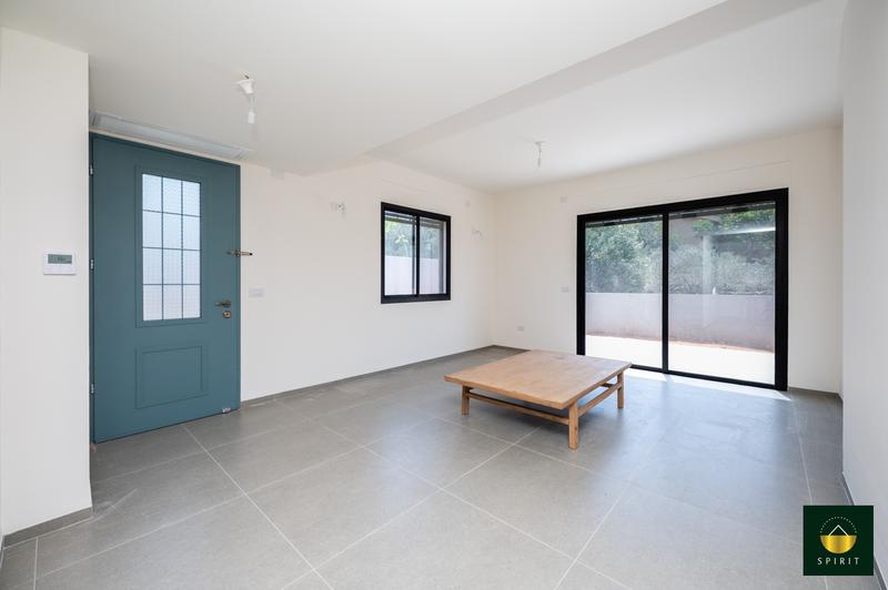 Brand-New Private Home | Prime Pedestrian Location – photo 6
