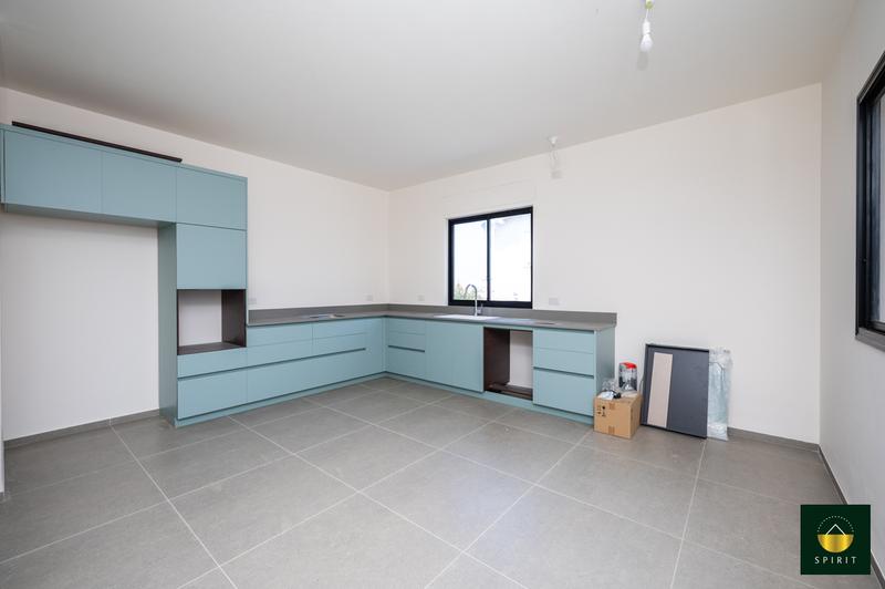 Brand-New Private Home | Prime Pedestrian Location – photo 2