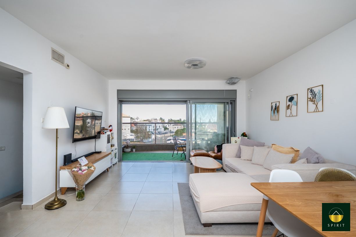 4 Bedroom Apartment | Ramat Zvi | Open Views + Partial Sea View, Zichron Yaakov – photo 1