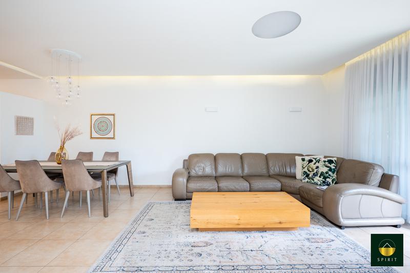 Corner Semi-Detached Home Near Zichron’s Pedestrian | 6 Rooms – photo 6