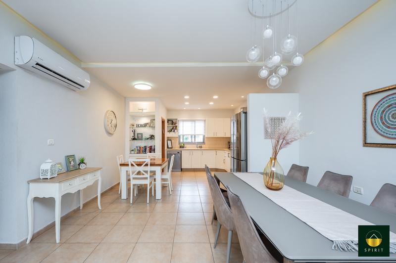 Corner Semi-Detached Home Near Zichron’s Pedestrian | 6 Rooms – photo 5