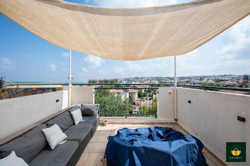 3 Room Penthouse with Private Roof & Sea View | Hashmura Zichron Yaakov – photo 1