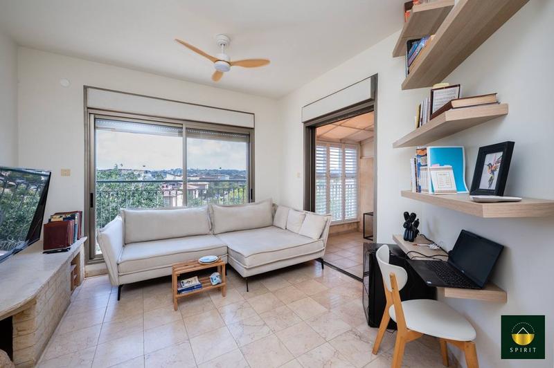 3 Room Penthouse with Private Roof & Sea View | Hashmura Zichron Yaakov – photo 2