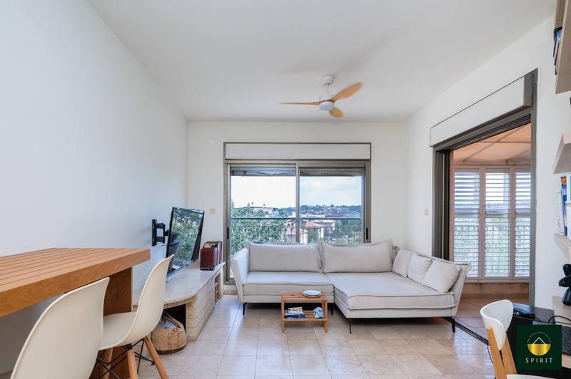 3 Room Penthouse with Private Roof & Sea View | Hashmura Zichron Yaakov – photo 5