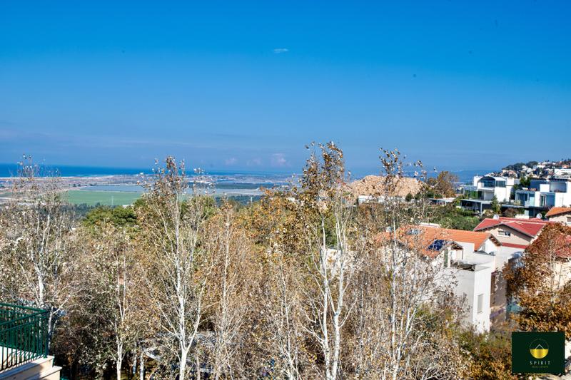 3 Room Penthouse with Private Roof & Sea View | Hashmura Zichron Yaakov – photo 7