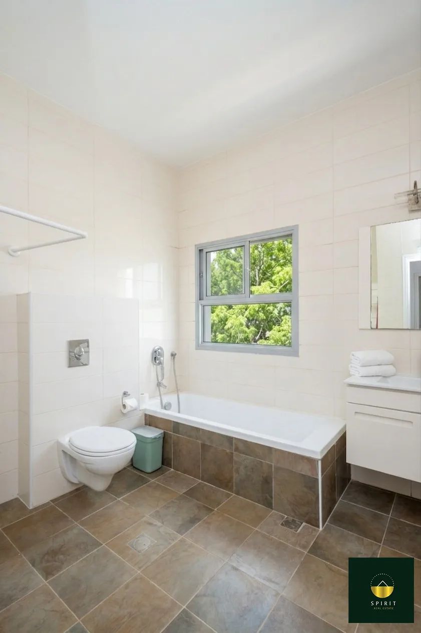 Detached Corner Home with Open Views & Partial Sea View | 8 Rooms, Zichron Yaakov – photo 6