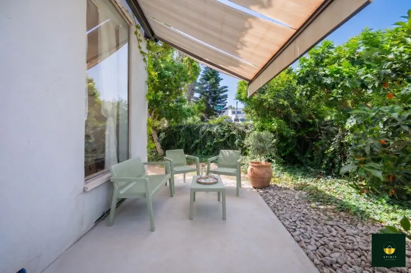 Detached Corner Home with Open Views & Partial Sea View | 8 Rooms – photo 2
