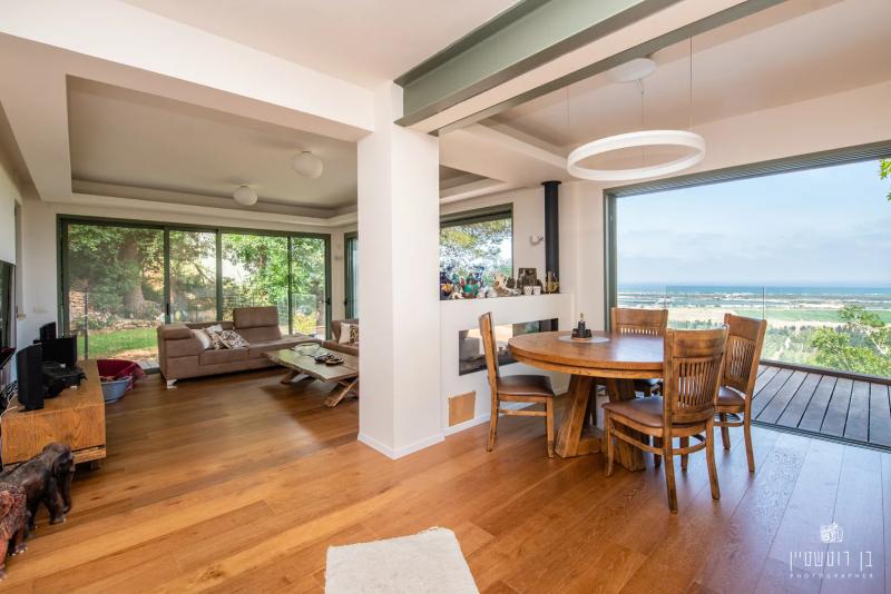 Private Mediterranean Hillside Estate with Sea Views – photo 10