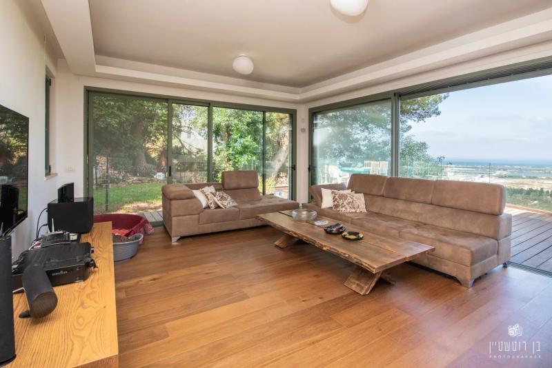 Private Mediterranean Hillside Estate with Sea Views – photo 11