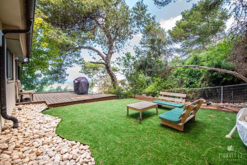 Private Mediterranean Hillside Estate with Sea Views – photo 12