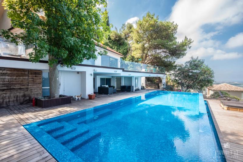 Private Mediterranean Hillside Estate with Sea Views – photo 14