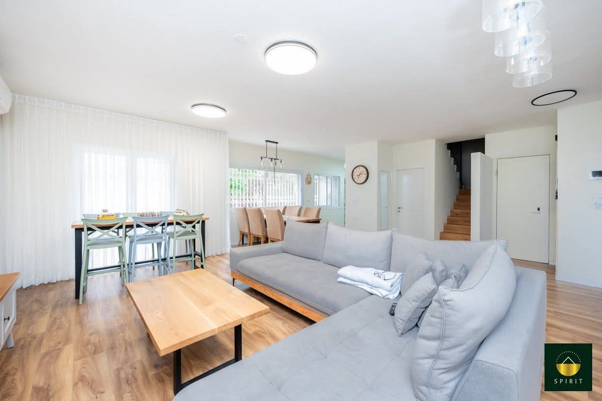 Renovated Semi-Detached Home in Hashmura | 6 Rooms + Family Area – photo 7