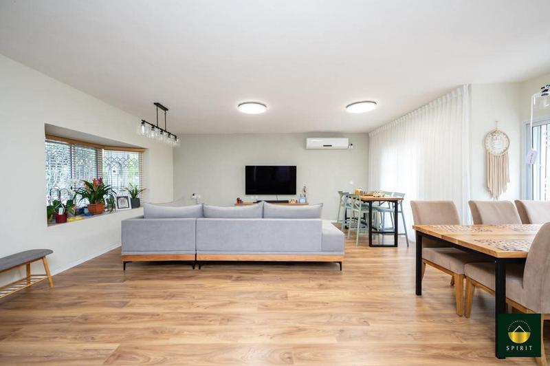 Renovated Semi-Detached Home in Hashmura | 6 Rooms + Family Area – photo 5